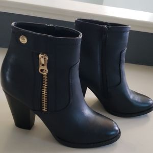 Black boots APT9